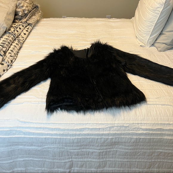 Winter Perfection - Faux Fur Jacket - Picture 3 of 4